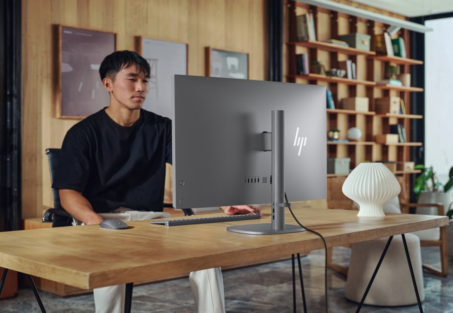 _HP_OmniStudio_X_All_in_One_Lifestyle